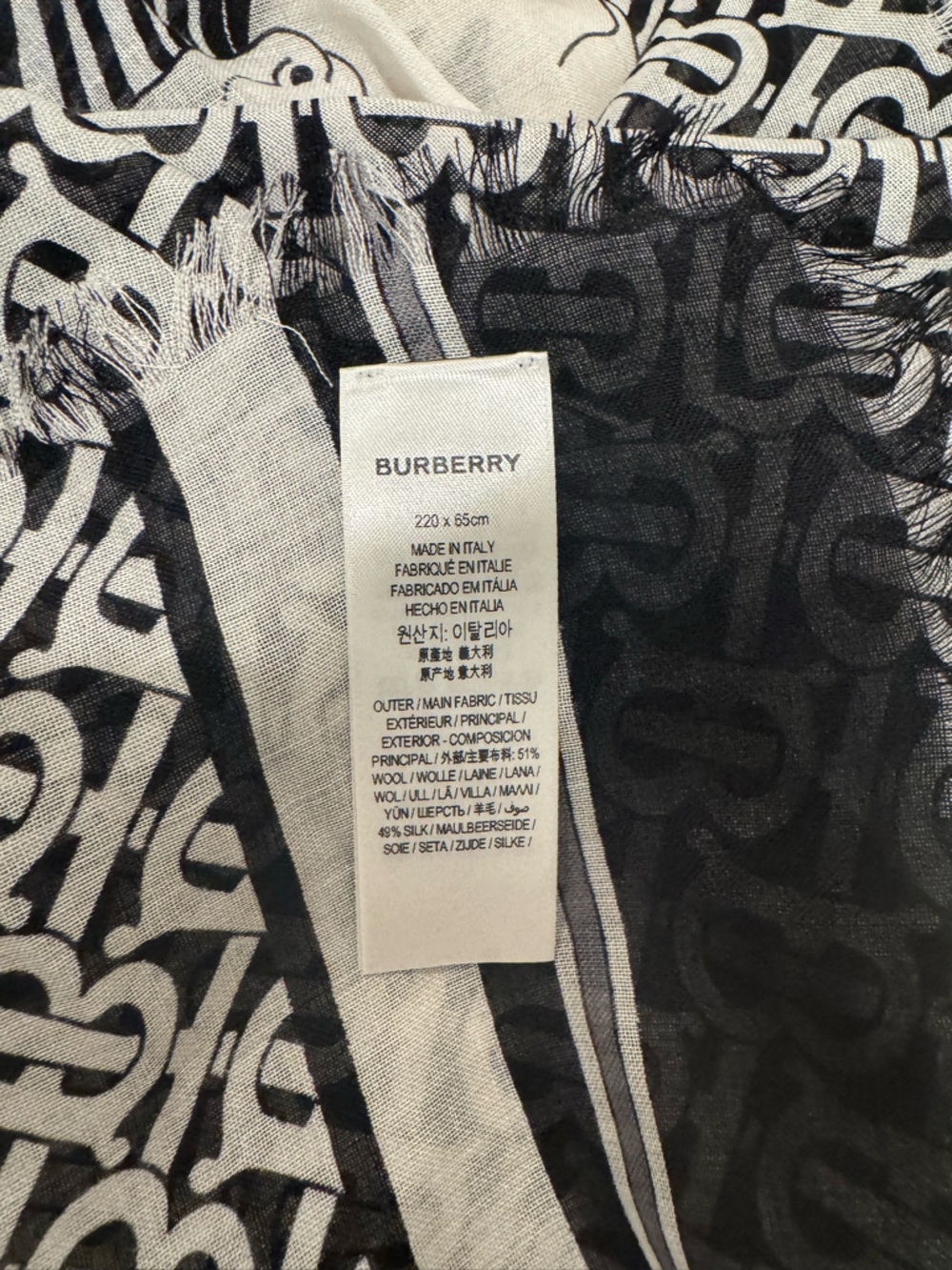 [never used] Burberry Black & White Monogram Wrap Scarf 220 * 65 cm - Picture 3 of 3